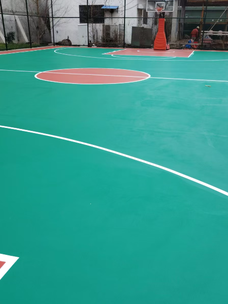 金台 球场长期使用易出现地面开裂